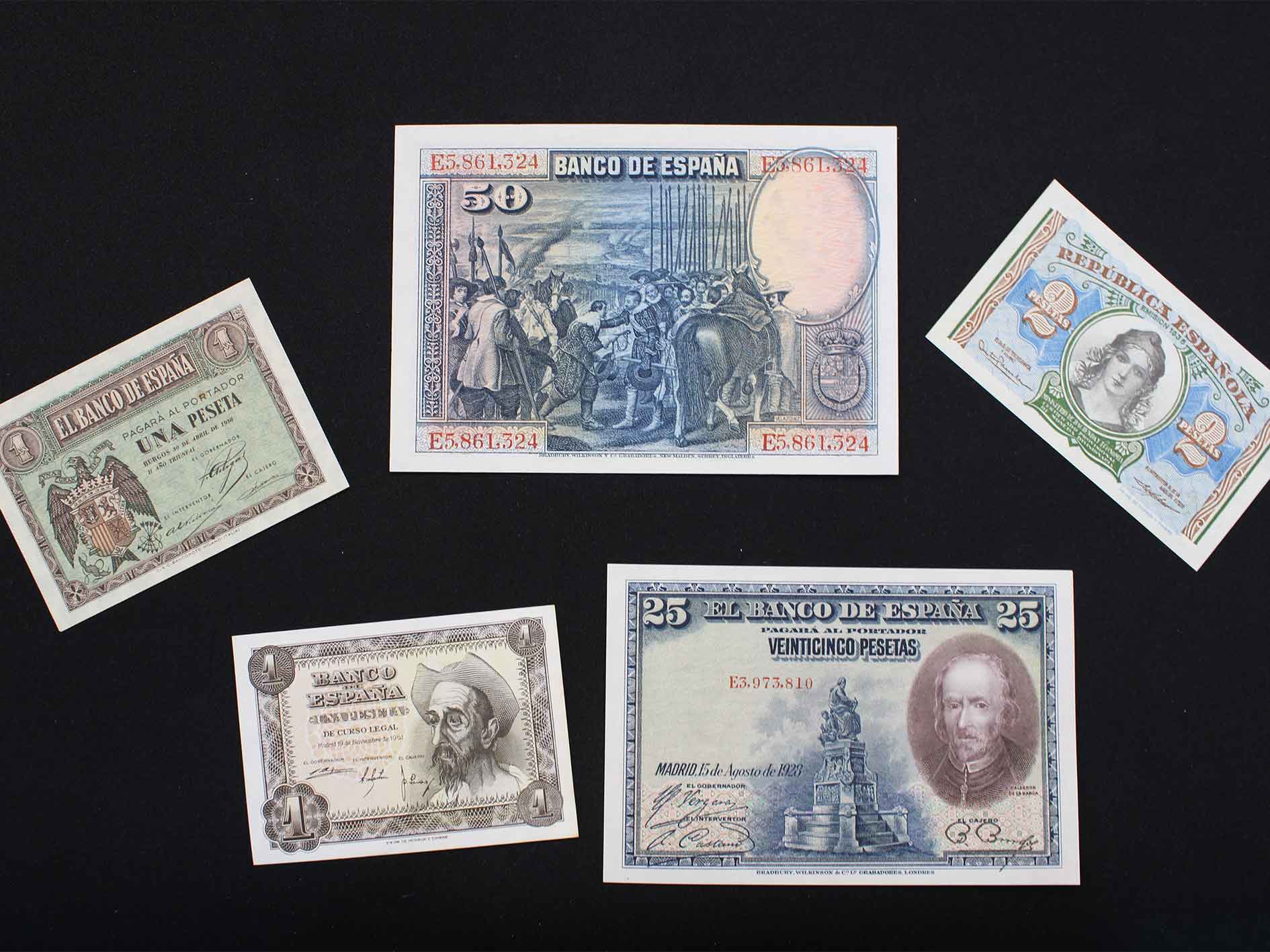 Varias pesetas de diferentes años de emisión y valor