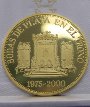 Medalla Conmemorativa de las Bodas de Plata en el Trono_ Portada/GoldenArt Medalla Conmemorativa de las Bodas de Plata en el Trono_ Portada/GoldenArt