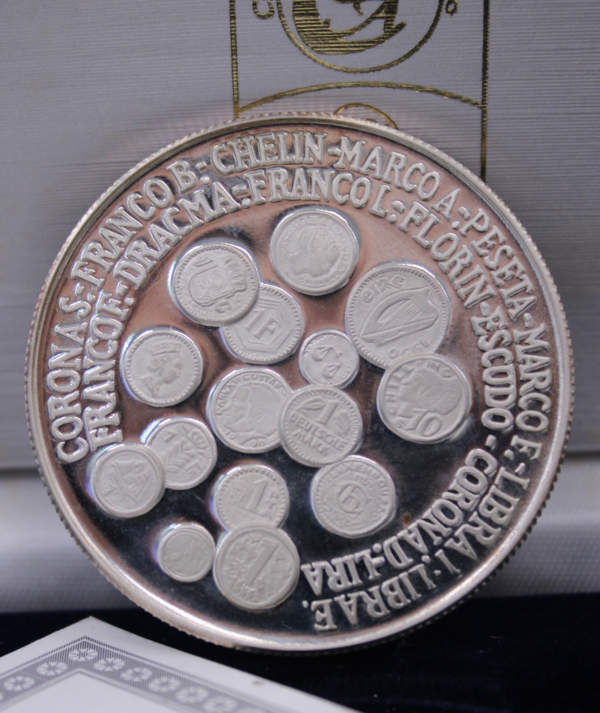 Medalla Unión Europea - Moneda Única 2002 _reverso/GoldenArt